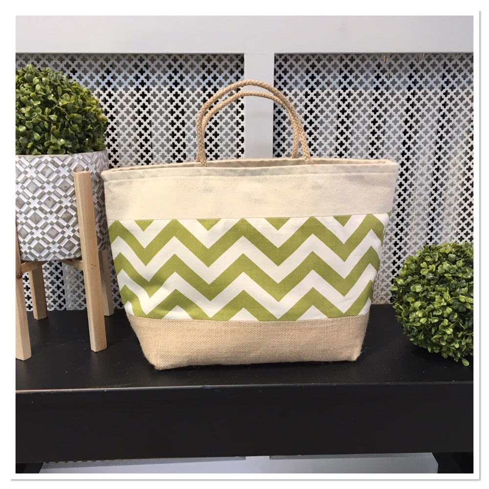 ❤️Host Pick❤️ Avocado Chevron Market Tote - Picture 3 of 3